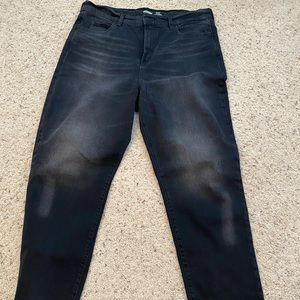 Old Navy The Sky-Hi Straight Extra High Rise